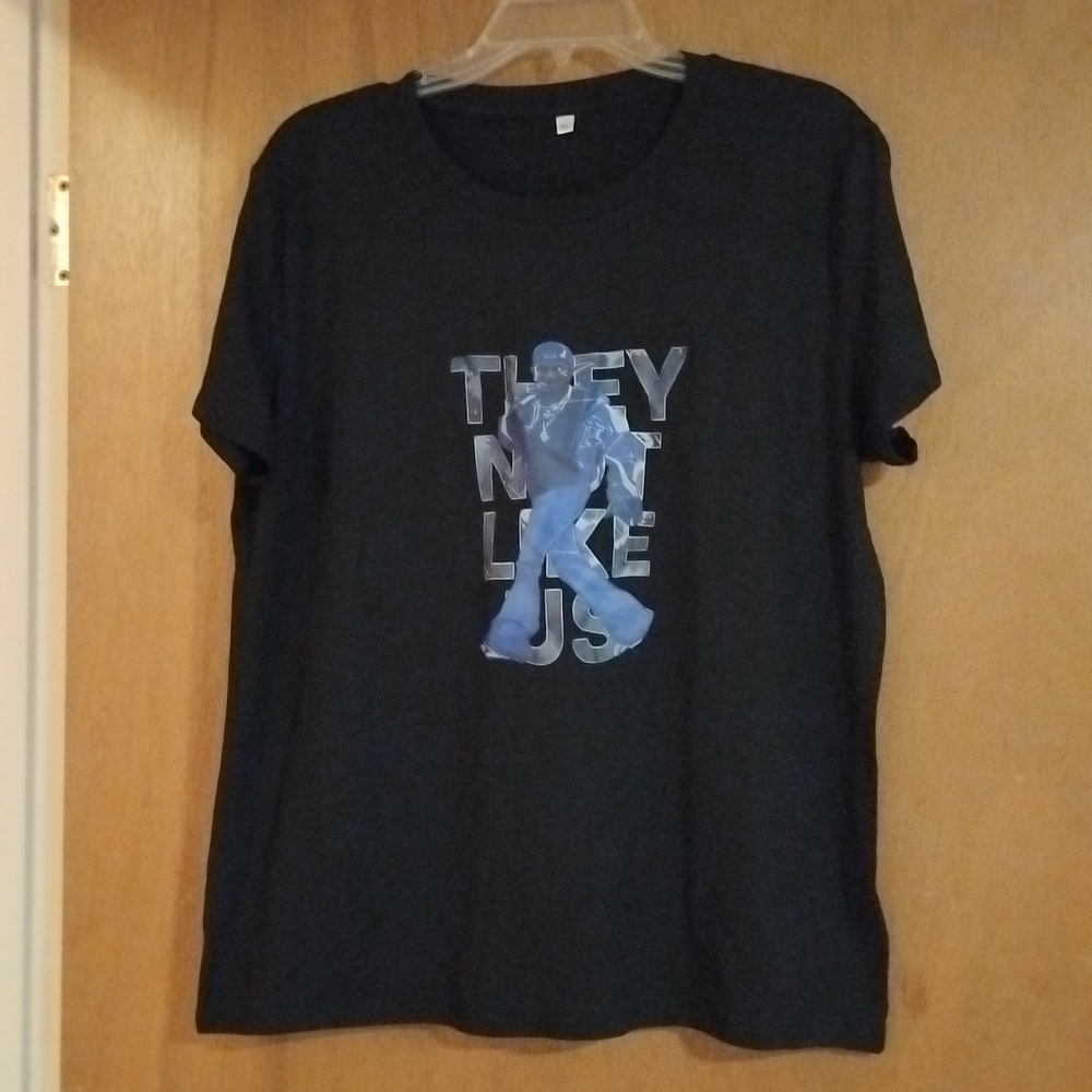 Womens Black Short Sleeve T-Shirt